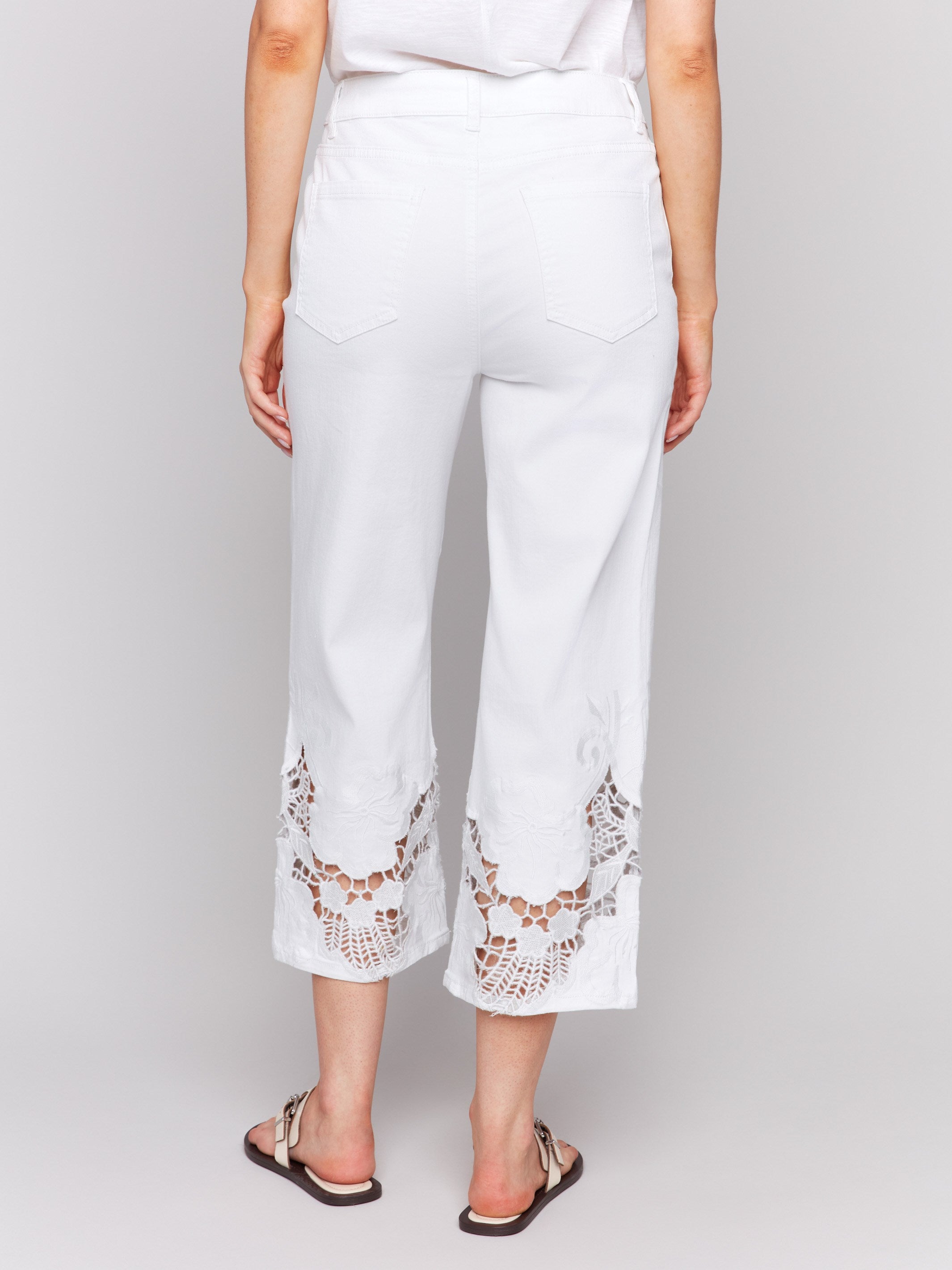 White jeans with a regular rise waist by Charlie B.