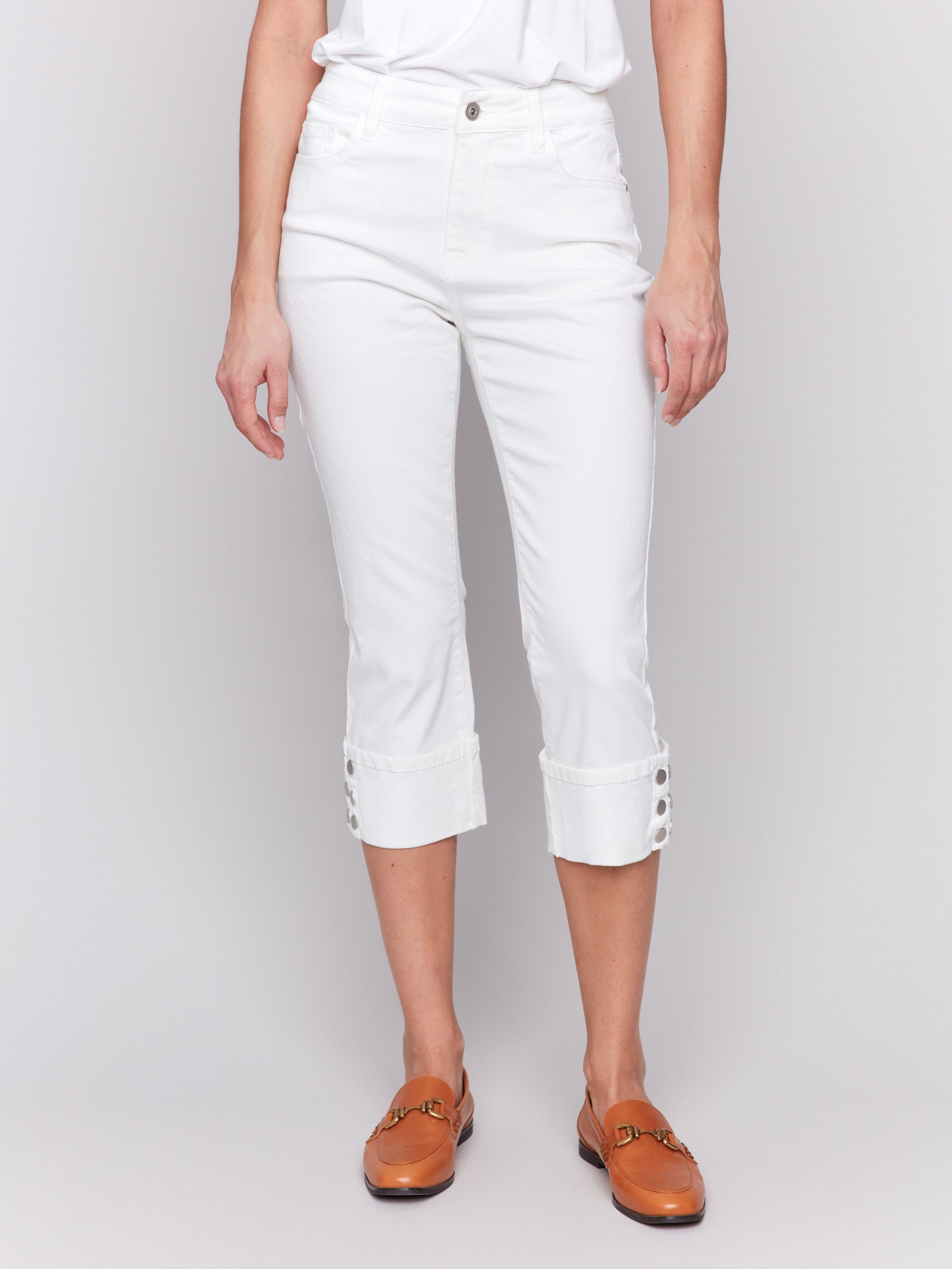 Cropped twill jeans featuring a regular rise waist, perfect for everyday wear by Charlie B.