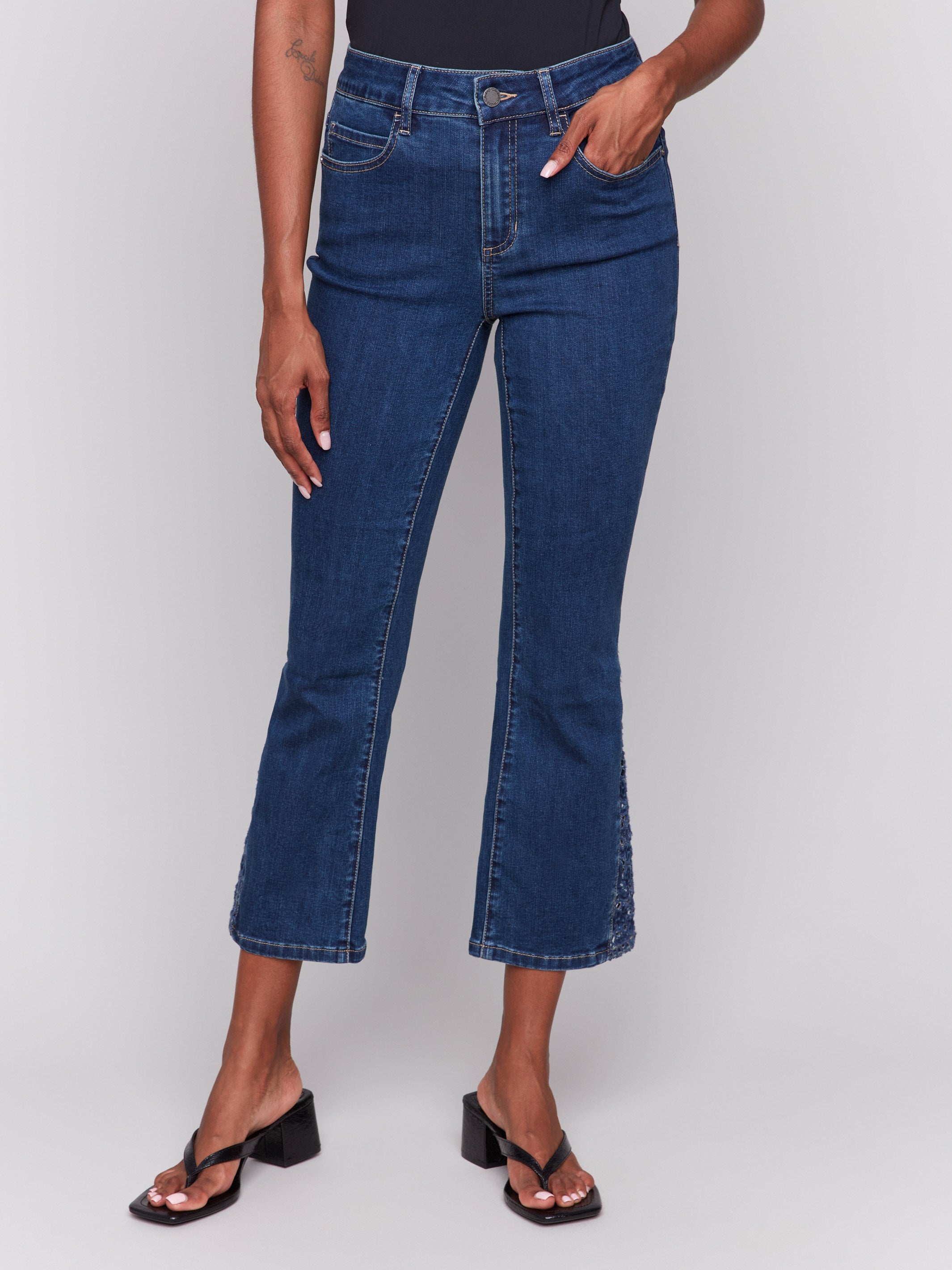 Ankle-length indigo jeans featuring a stylish five-pocket design by Charlie B.