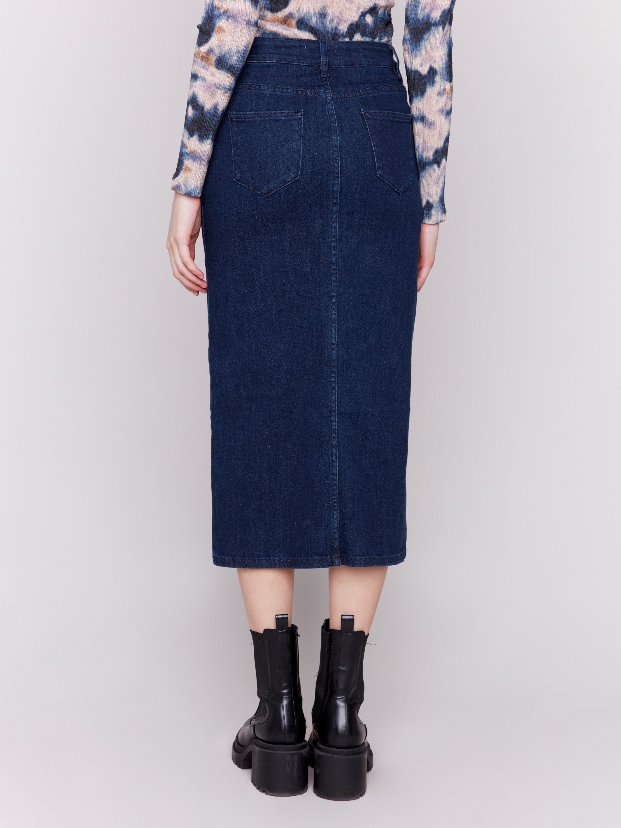 Elegant long denim skirt in dark blue with a front slit, featuring 5 pockets by Charlie B.