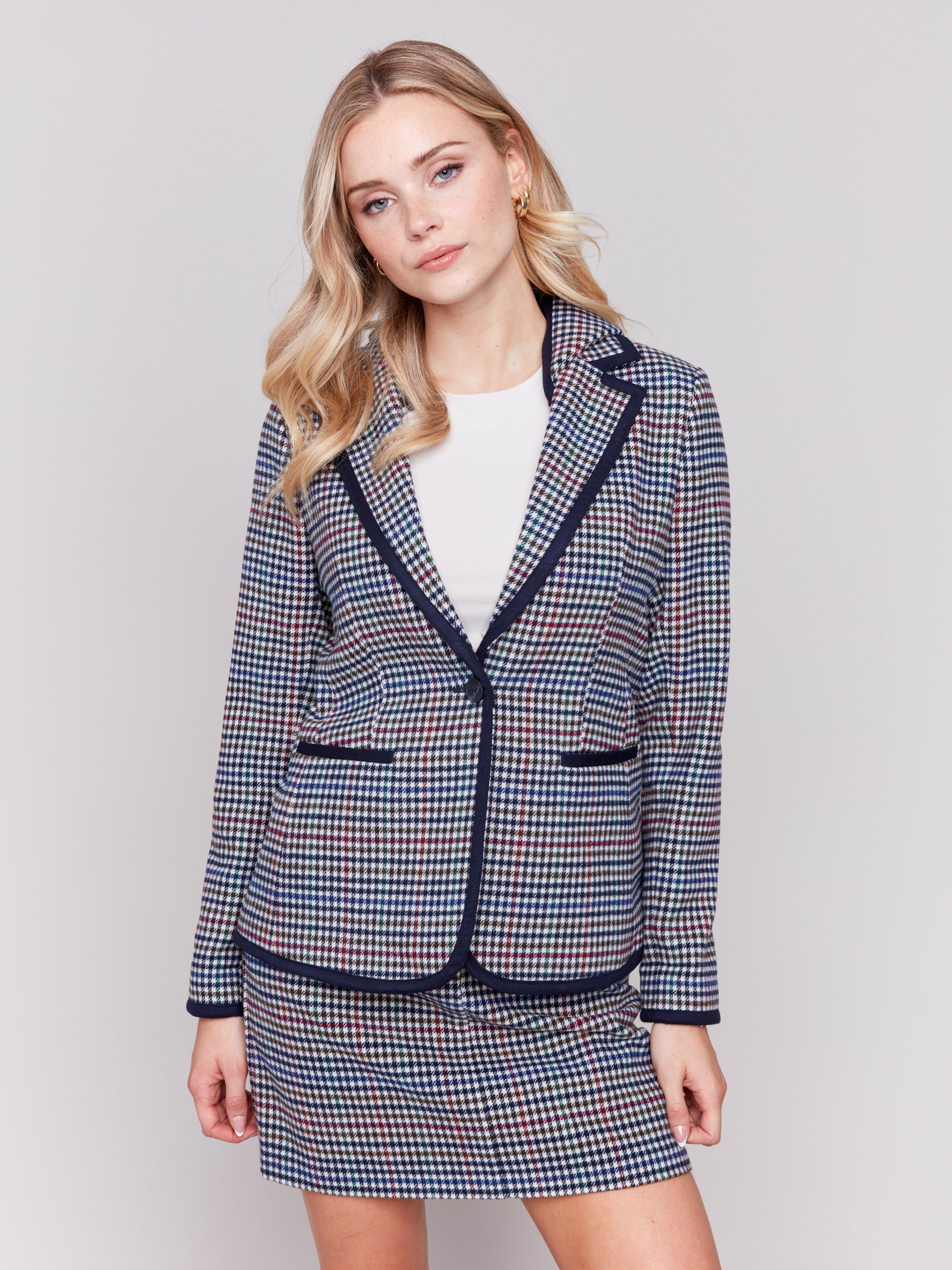 Plaid woven blazer with a lapel notch collar and hood, featuring welt pockets and button closure by Charlie B.