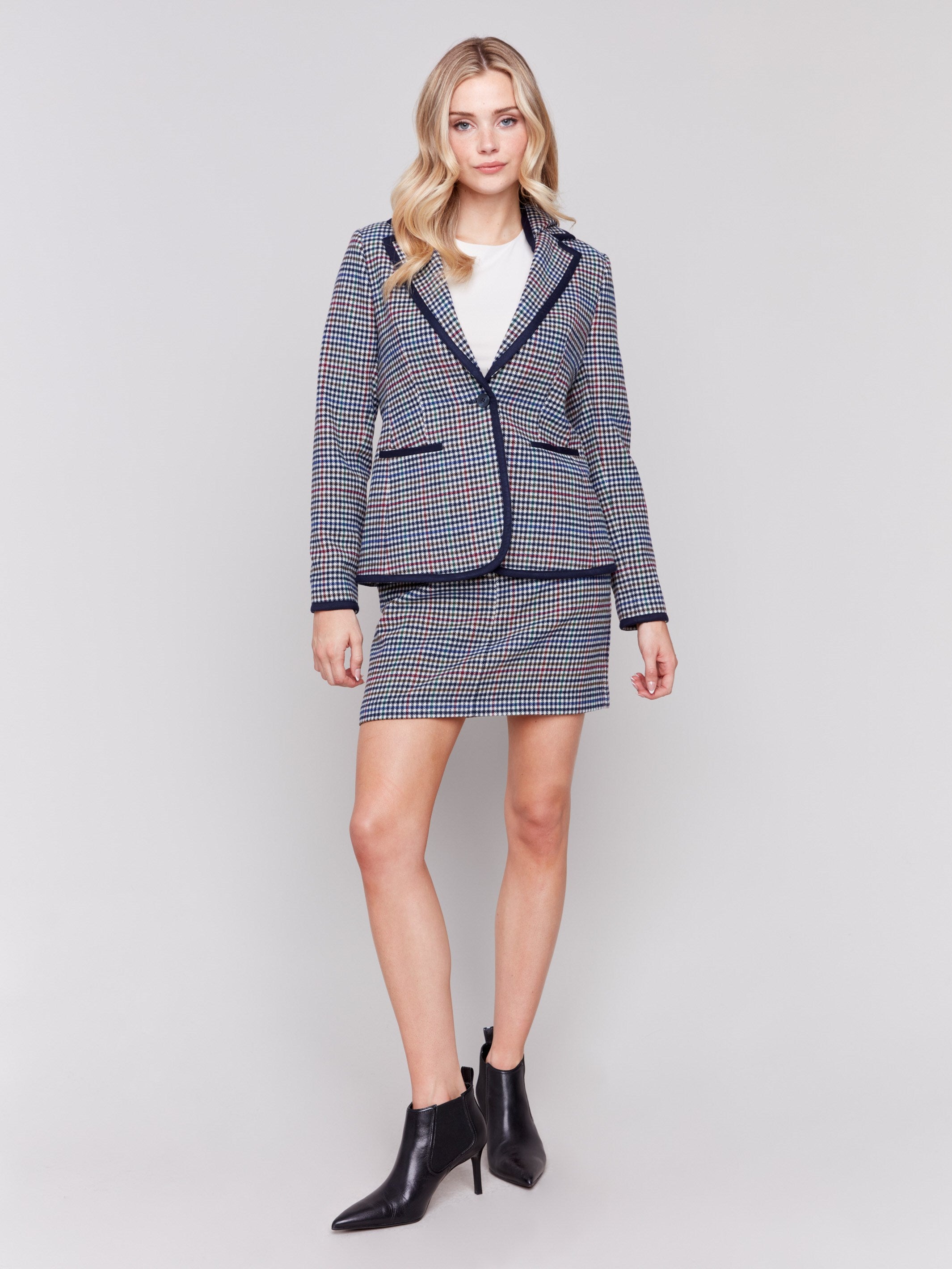 Plaid woven blazer with a lapel notch collar and hood, featuring welt pockets and button closure by Charlie B.