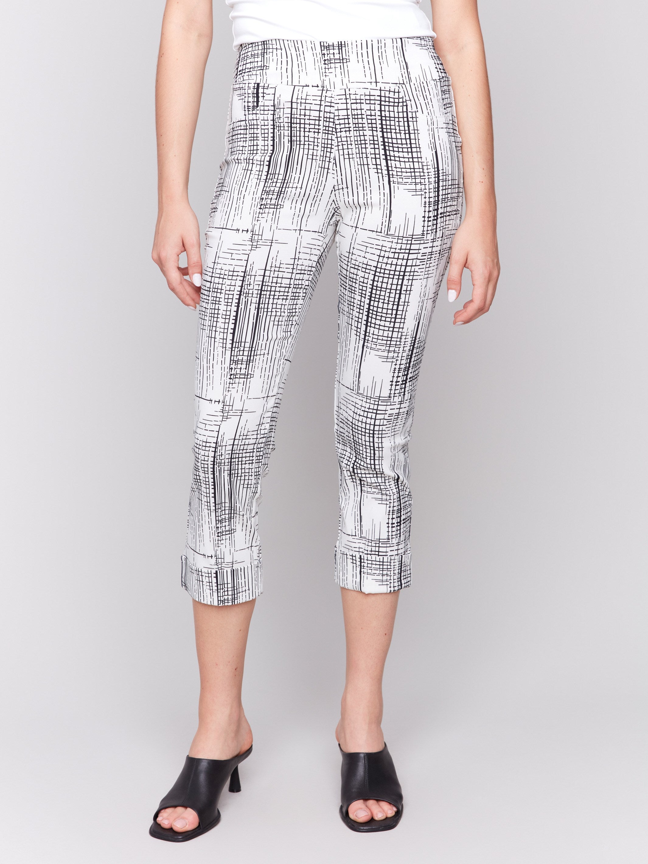 Pepper check-patterned capri pants featuring a cropped length by Charlie B.