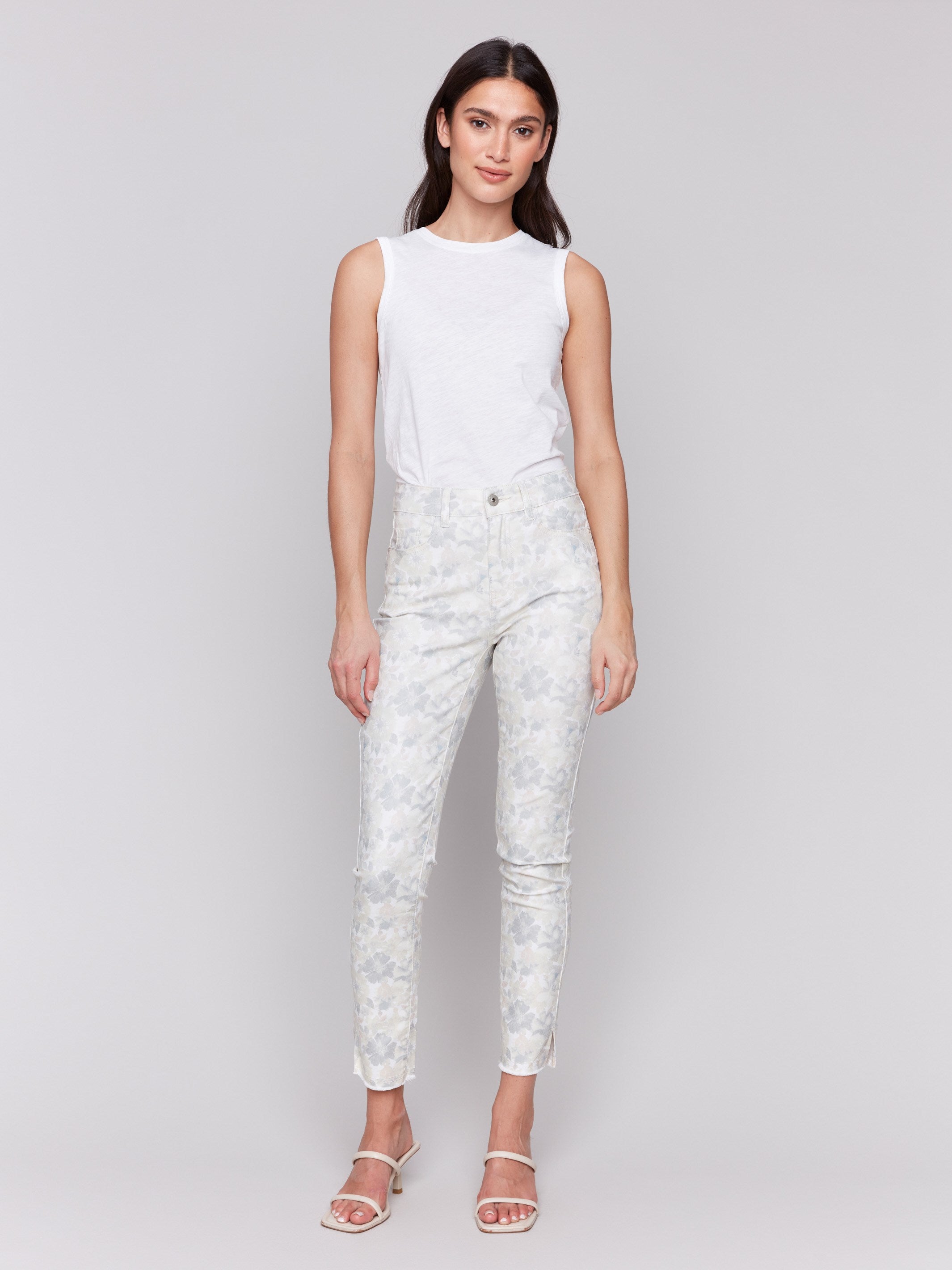 Floral pattern twill pants with a regular rise waist by Charlie B.